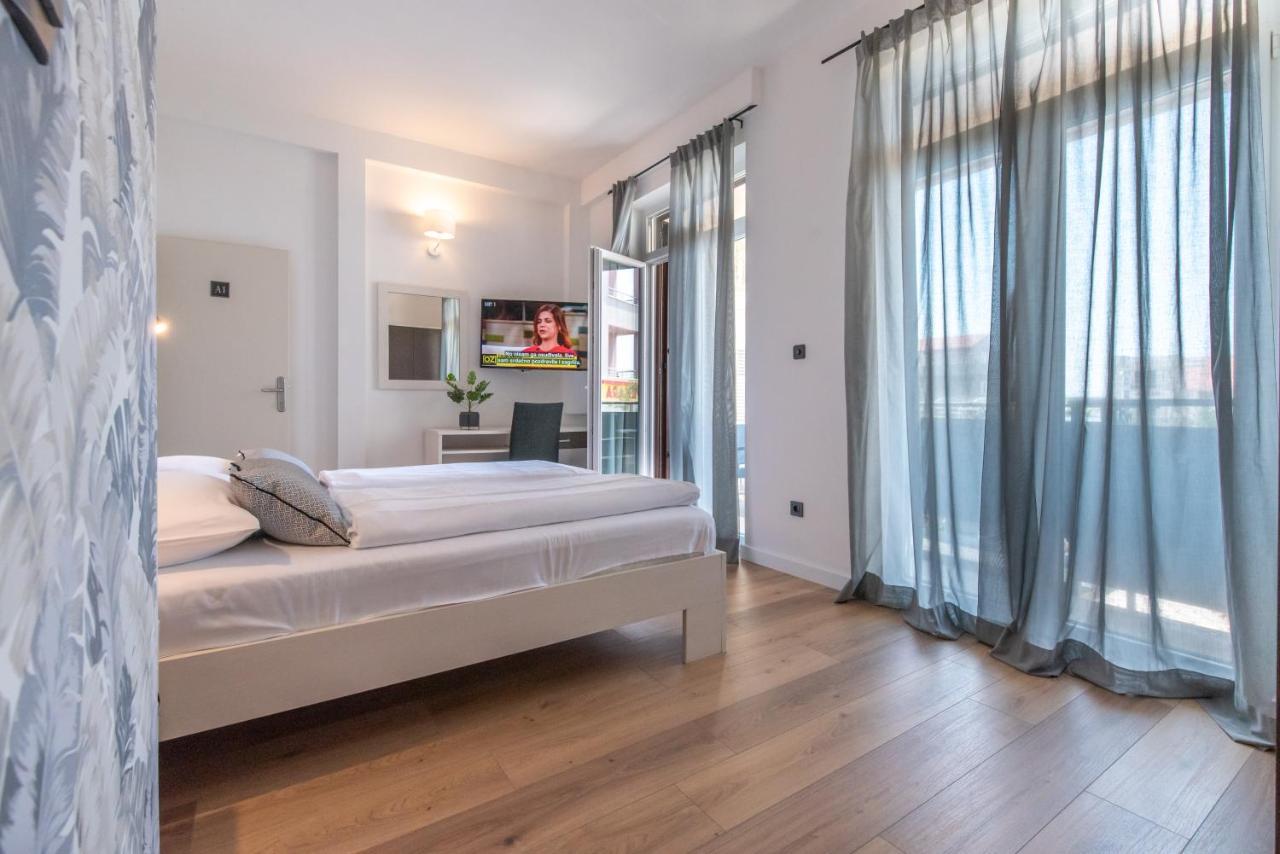 Apartments Amigos Podstrana Extérieur photo