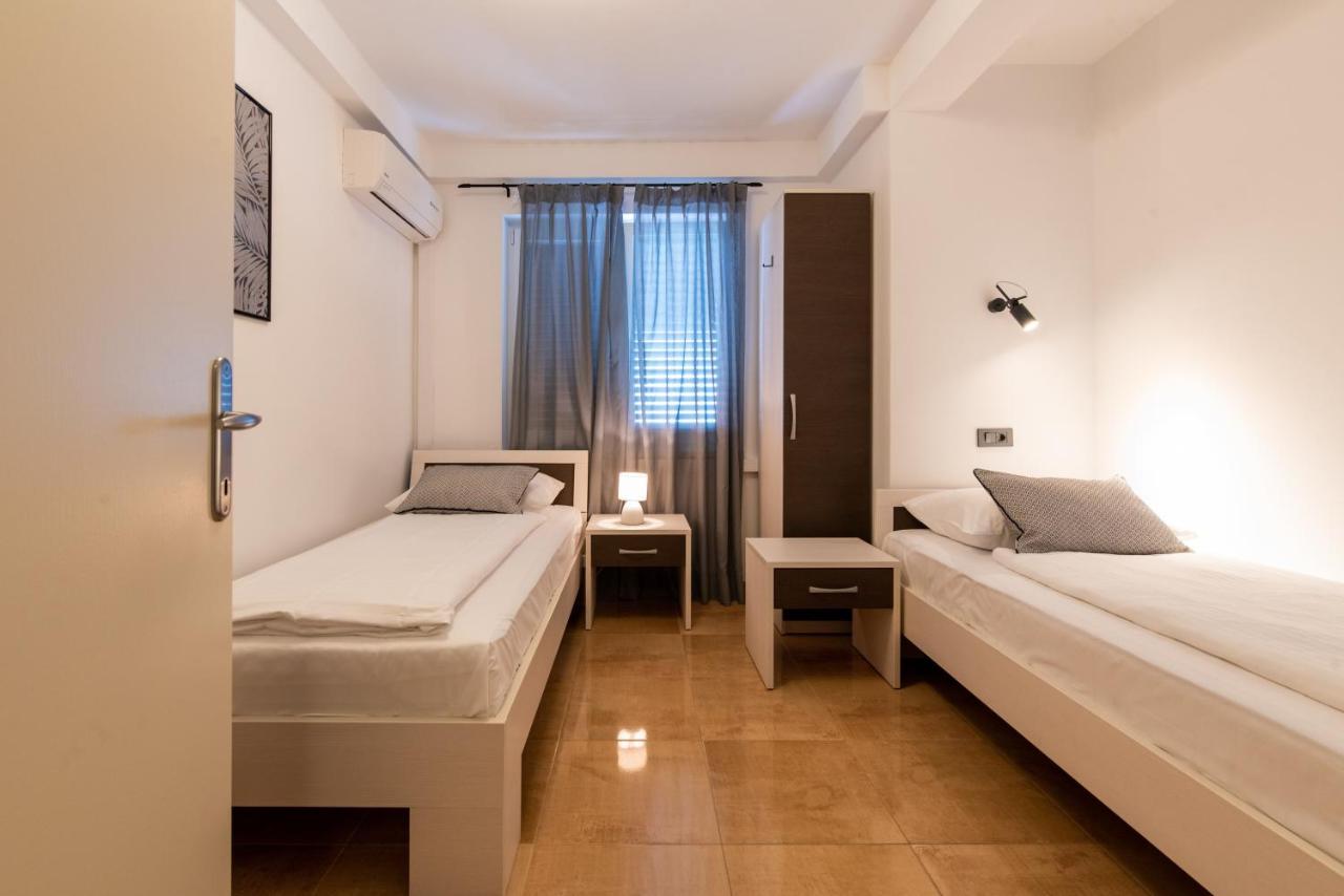 Apartments Amigos Podstrana Extérieur photo