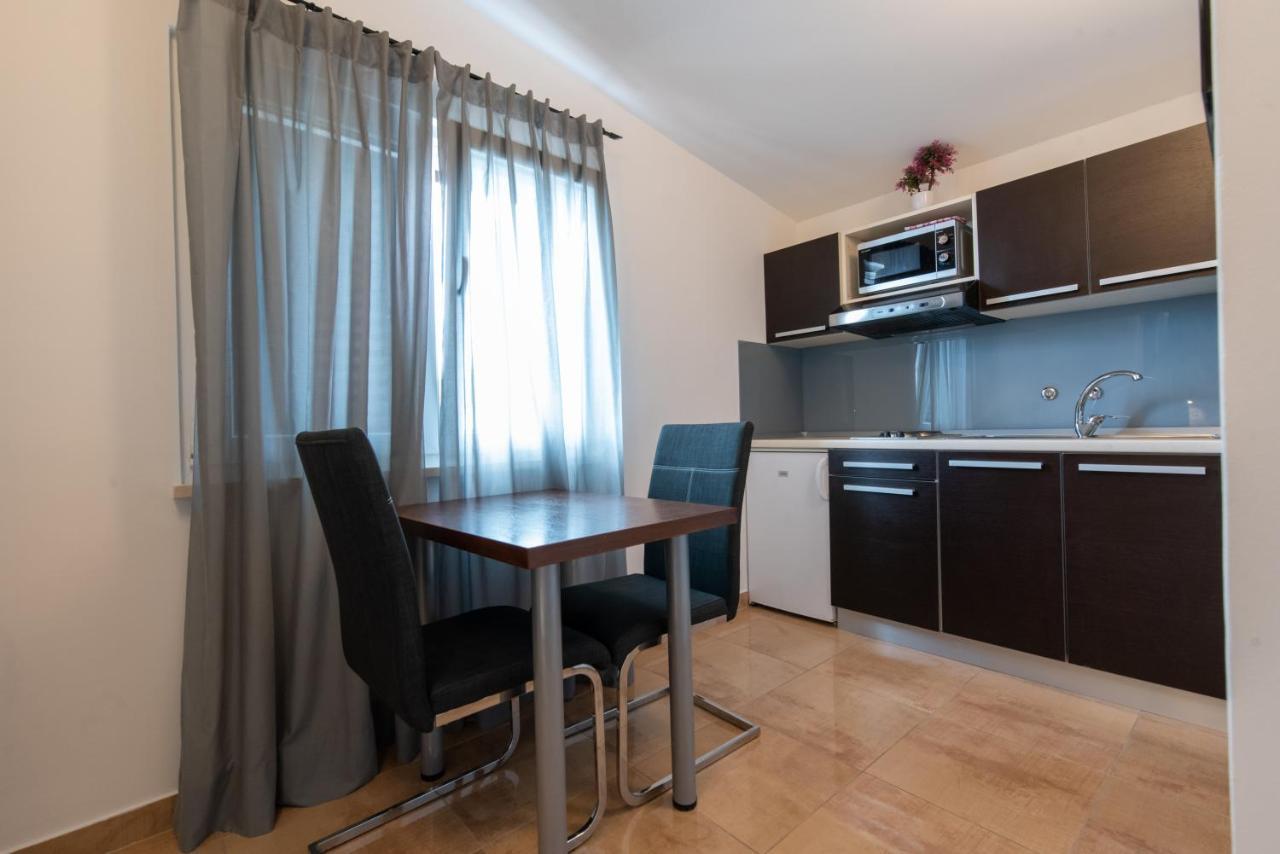 Apartments Amigos Podstrana Extérieur photo