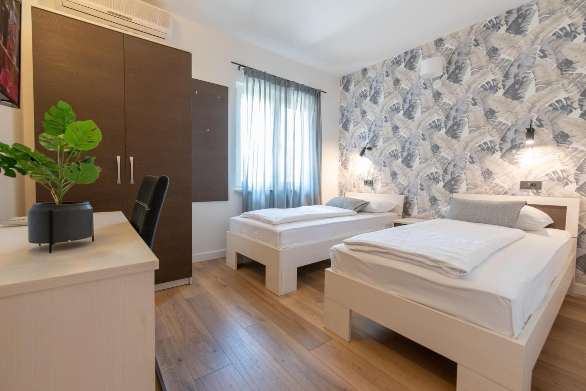 Apartments Amigos Podstrana Extérieur photo