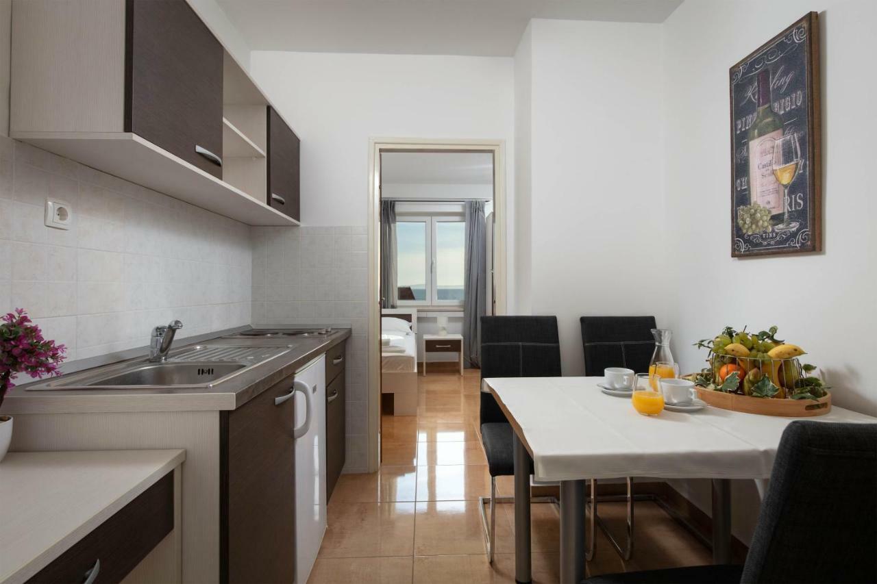 Apartments Amigos Podstrana Extérieur photo